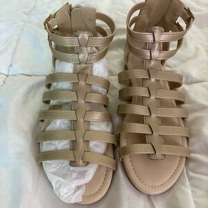 Elegant Tan Gladiator Sandals